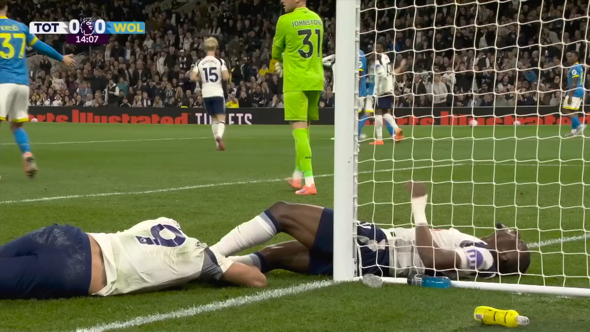 英超集结日走向成谜,托特纳姆造点机会,媒体盛赞,资深球员宣示担当 英超集结日走向成谜,托特纳姆造点机会,媒体盛赞,资深球员宣示担当