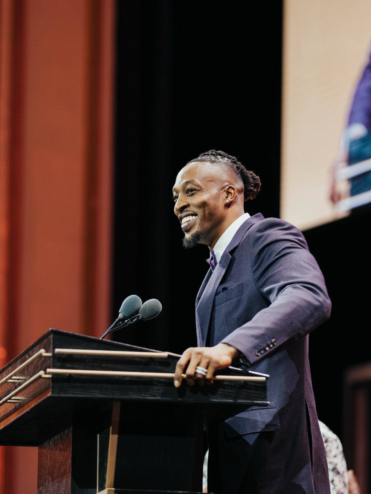 曼城训练开放日；国际比赛日战术微调引欢呼；NBA常规赛在即；阵容厚度经受考验的简单介绍