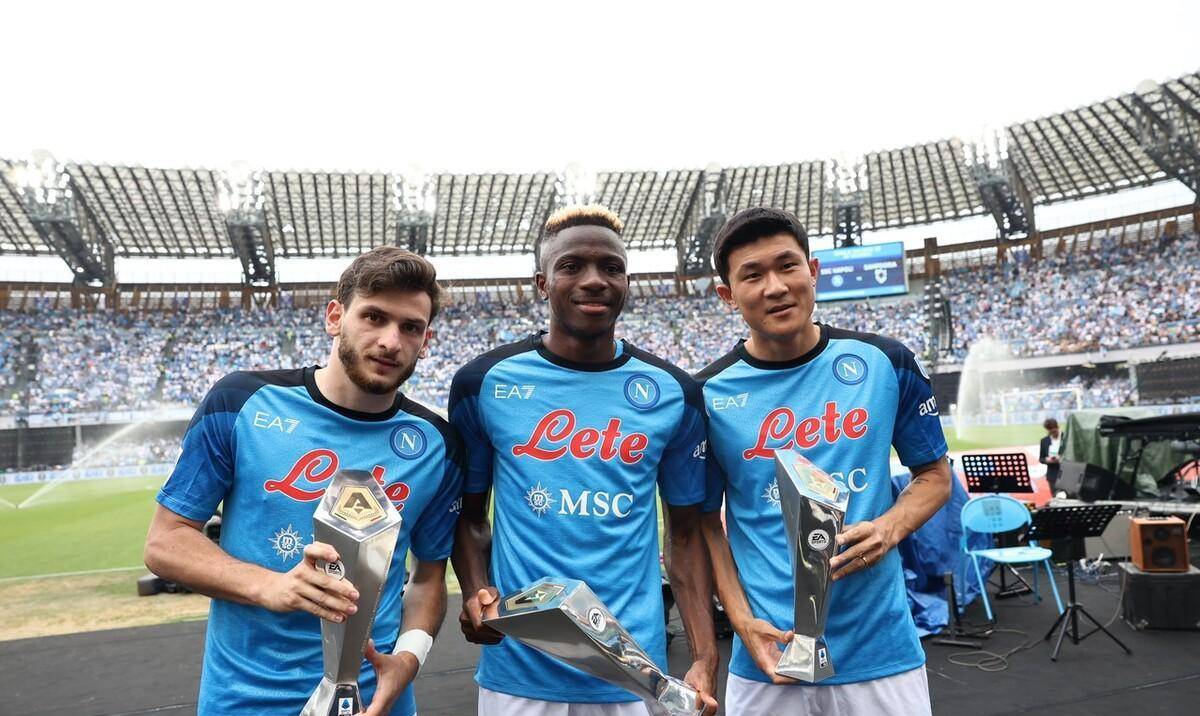 风云突变埃因霍温集结日官宣签约，意甲版图或变，气氛紧张，团队化学反应显著(埃因霍温对阵皇家社会)