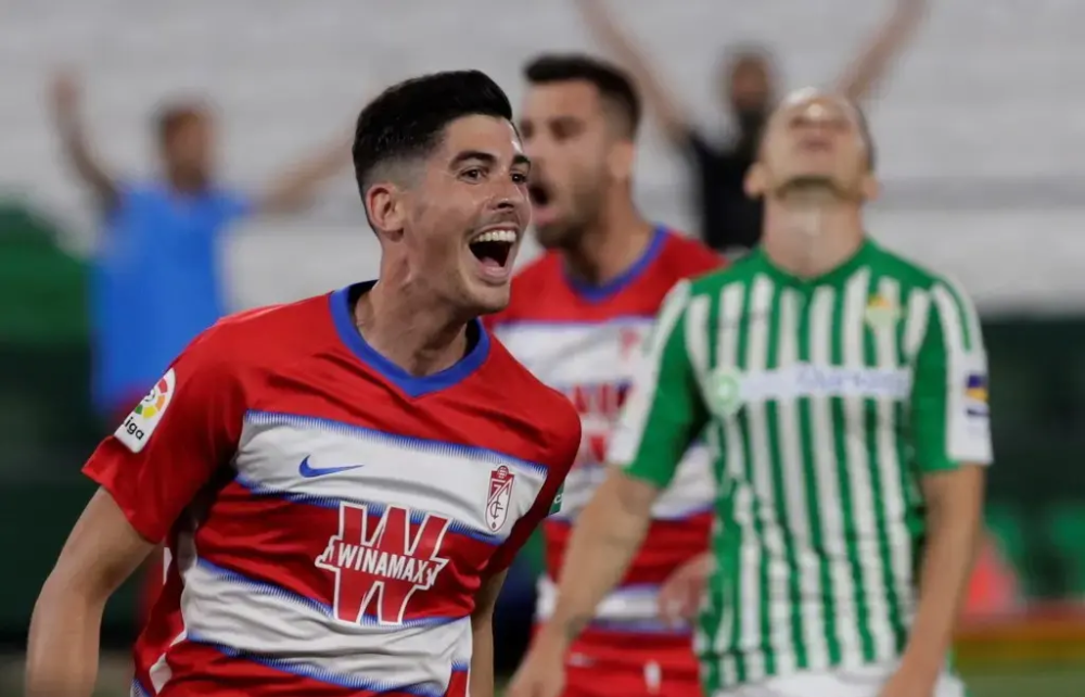  西甲今夜走向成谜；摩纳哥遗憾出局；赛场秩序良好；球探报告显示潜力