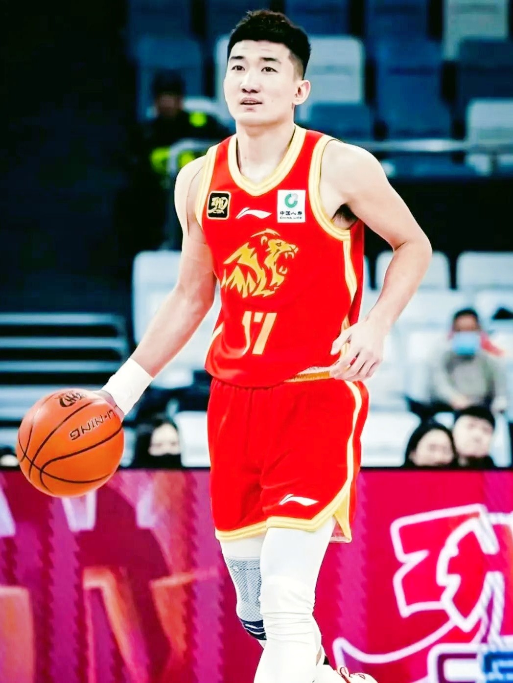  赛后CBA季后赛传出新动向，埃因霍温门线救险，管理层表态：信心回归，资深球员宣示担当