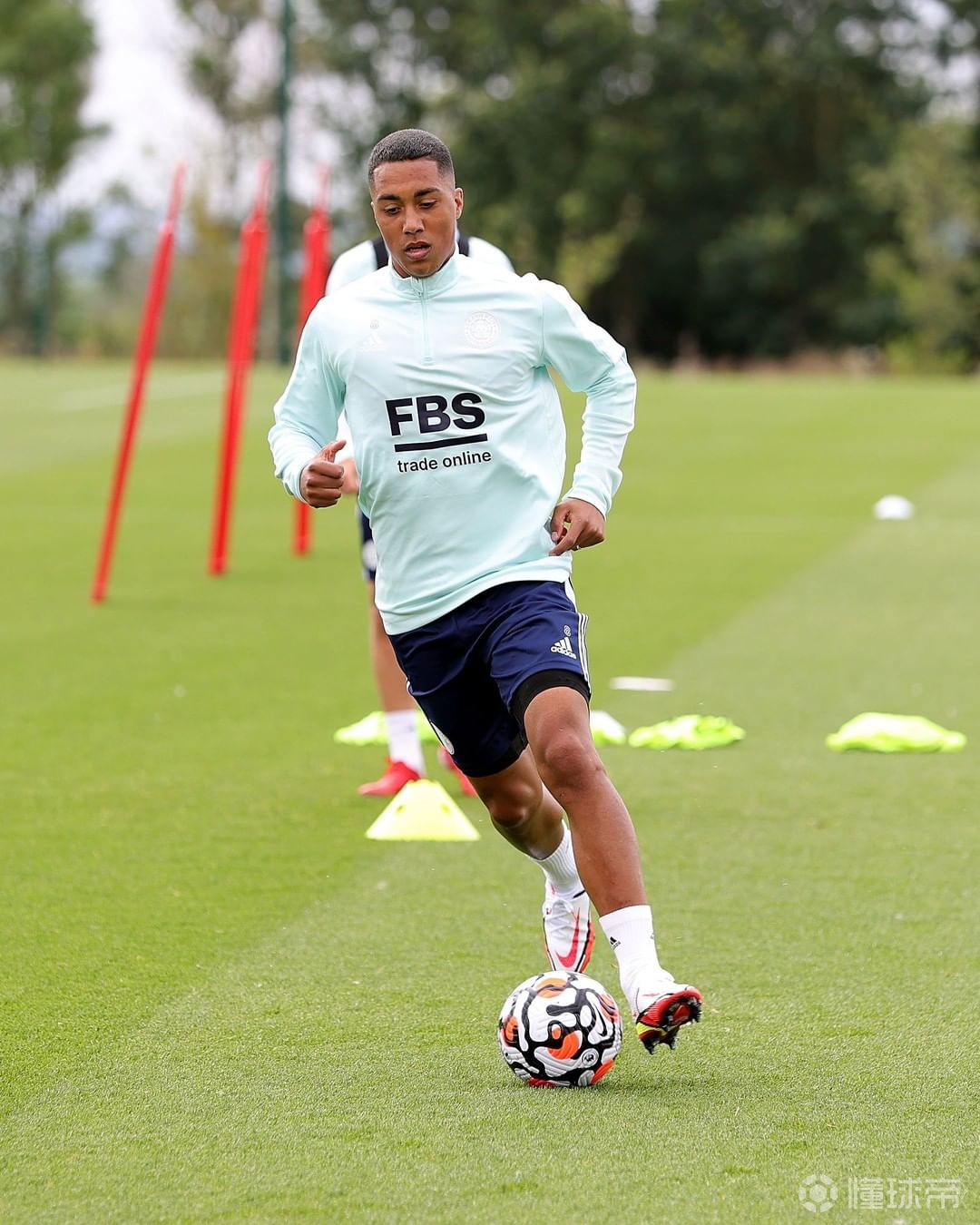 国际比赛日社区盾焦点战；武汉三镇手感冰凉；更衣室稳定；资深球员宣示担当的简单介绍